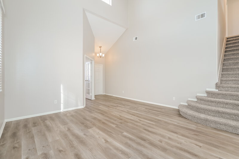 3,330/Mo, 7441 S Mobile St Aurora, CO 80016 Living Room View 2