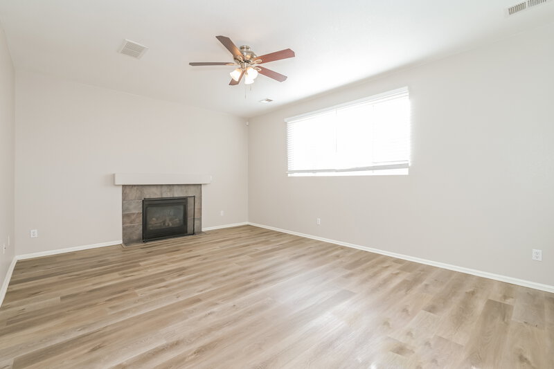 3,330/Mo, 7441 S Mobile St Aurora, CO 80016 Family Room View