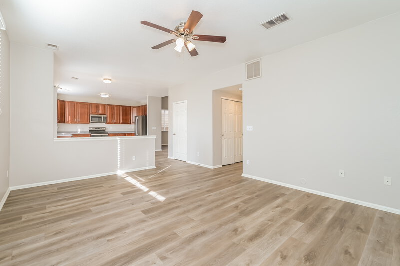 3,330/Mo, 7441 S Mobile St Aurora, CO 80016 Family Room View 2