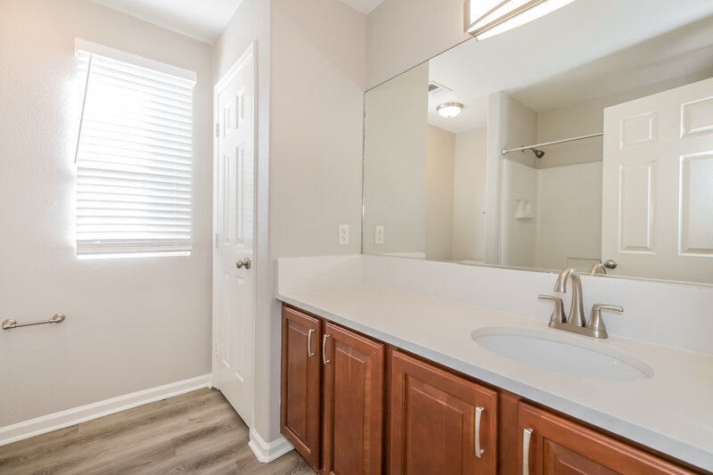 3,330/Mo, 7441 S Mobile St Aurora, CO 80016 Bathroom View