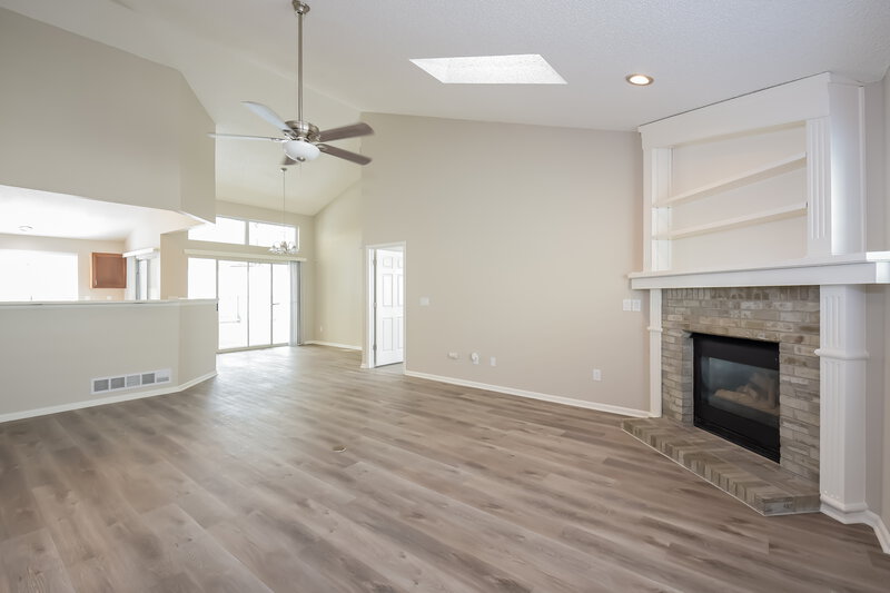 5,000/Mo, 21566 Omaha Ave Parker, CO 80138 Living Room View 2