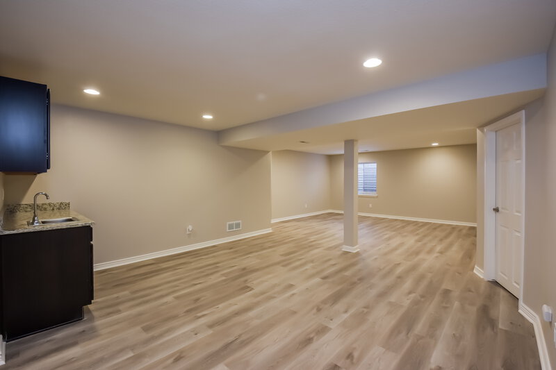 5,000/Mo, 21566 Omaha Ave Parker, CO 80138 Family Room View 2