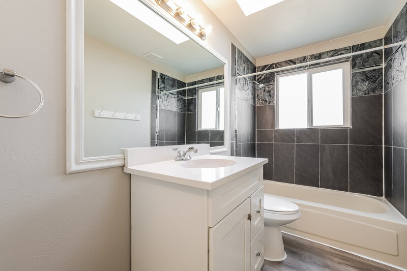 2,635/Mo, 12155 Elm Way Thornton, CO 80241 Bathroom View