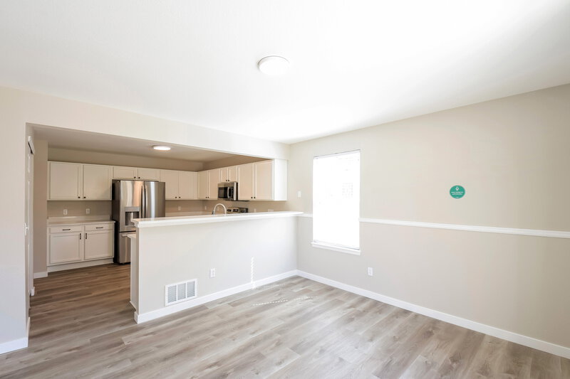 3,070/Mo, 5915 S Valdai Way Aurora, CO 80015 Dining Room View