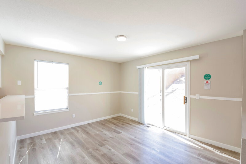 3,070/Mo, 5915 S Valdai Way Aurora, CO 80015 Dining Room View 2
