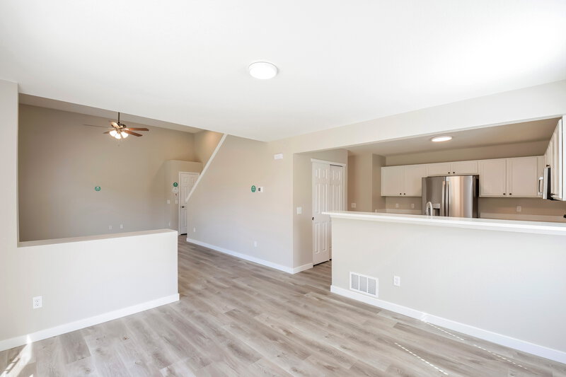 3,070/Mo, 5915 S Valdai Way Aurora, CO 80015 Dining Room View 3