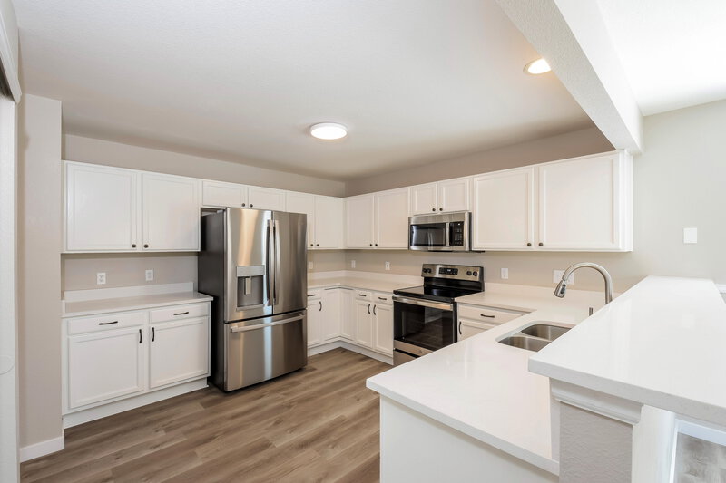 3,070/Mo, 5915 S Valdai Way Aurora, CO 80015 Kitchen View
