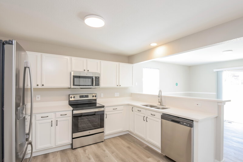 3,070/Mo, 5915 S Valdai Way Aurora, CO 80015 Kitchen View 2