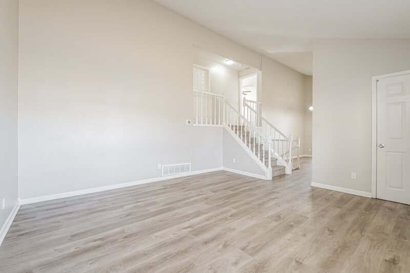 2,770/Mo, 4089 S Dunkirk Way Aurora, CO 80013 Living Room View 2