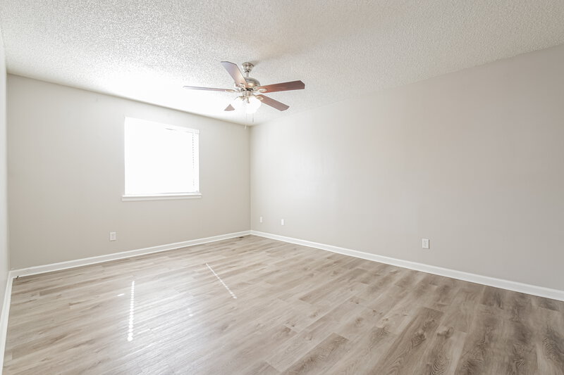 2,770/Mo, 4089 S Dunkirk Way Aurora, CO 80013 Main Bedroom View 2