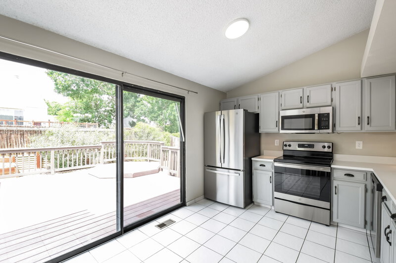 3,055/Mo, 5989 S Swadley Way Littleton, CO 80127 Kitchen View