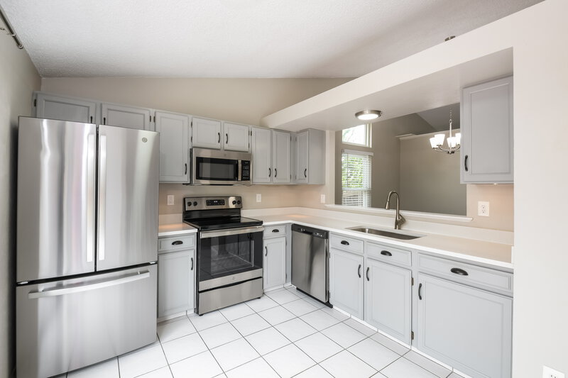 3,055/Mo, 5989 S Swadley Way Littleton, CO 80127 Kitchen View 2