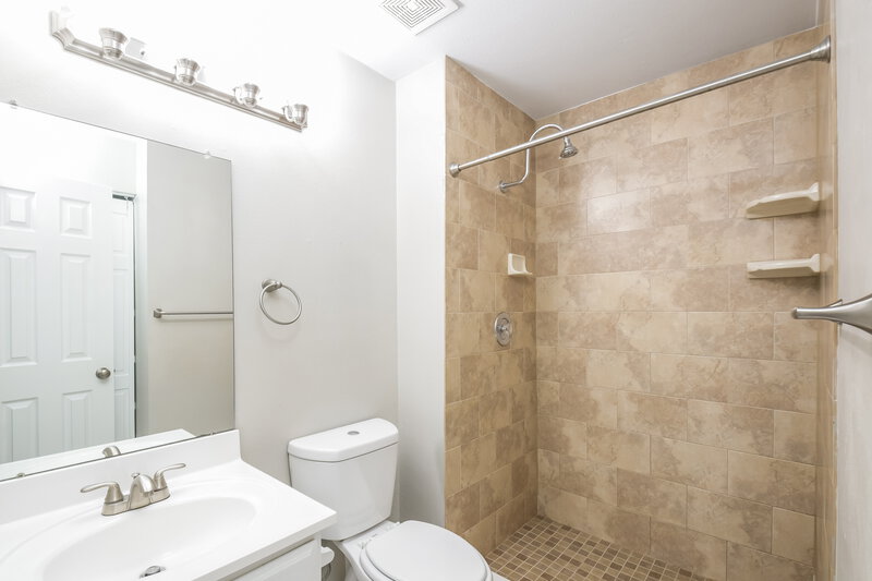 3,055/Mo, 5989 S Swadley Way Littleton, CO 80127 Bathroom View