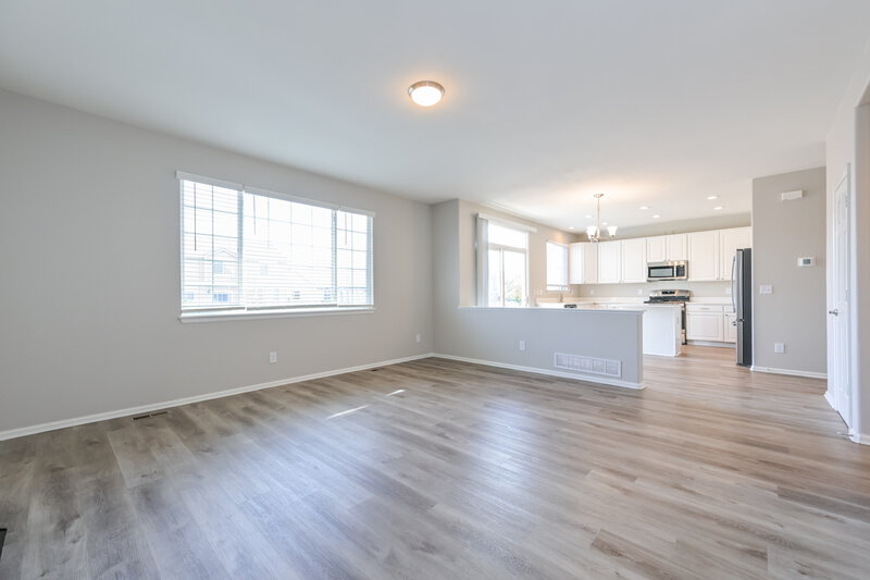 2,705/Mo, 7344 S Memphis St Aurora, CO 80016 Family Room View 2