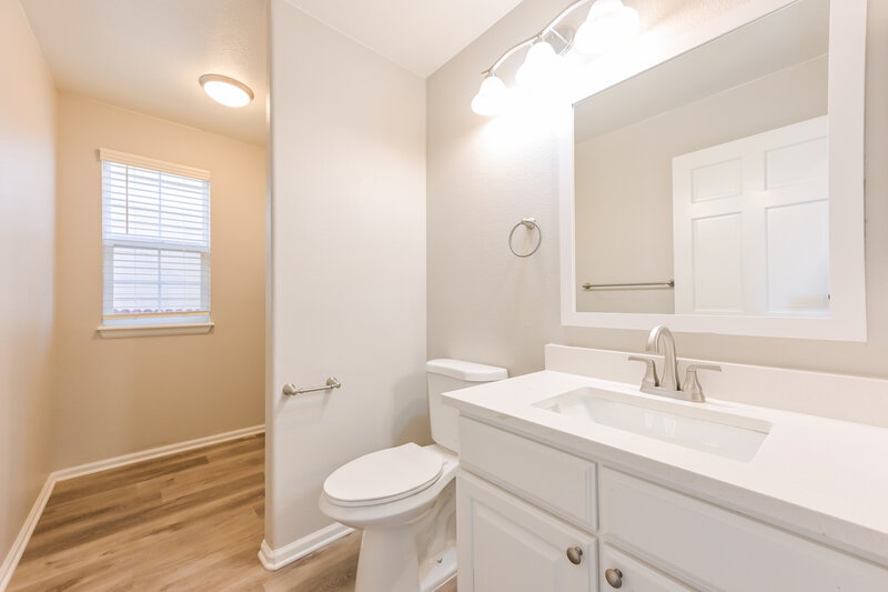 2,705/Mo, 7344 S Memphis St Aurora, CO 80016 Bathroom View