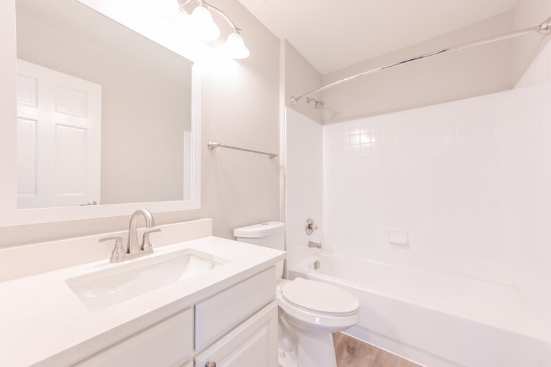2,705/Mo, 7344 S Memphis St Aurora, CO 80016 Bathroom View 2