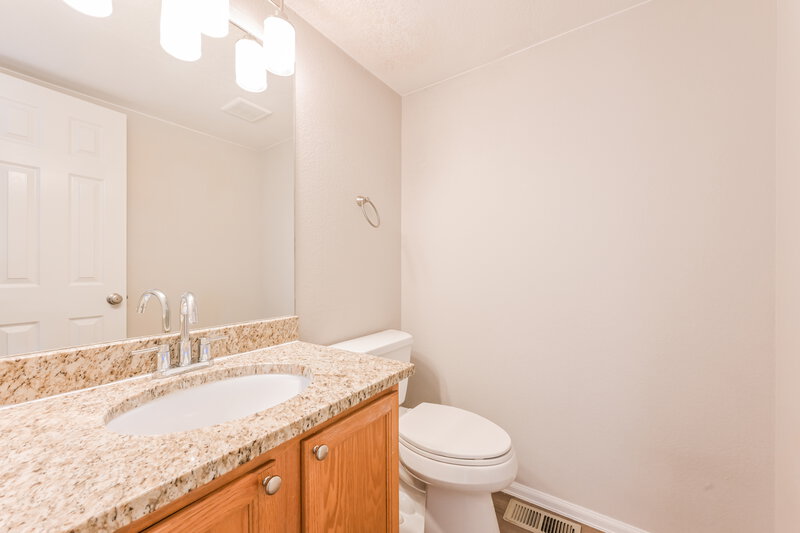 3,195/Mo, 647 Branding Iron Ln Castle Rock, CO 80104 Bathroom View 2