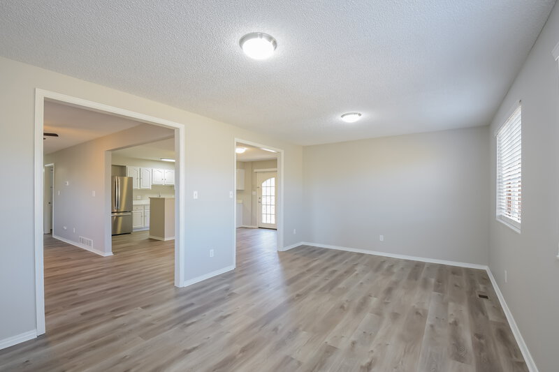 2,765/Mo, 7533 S Estes Ct Littleton, CO 80128 Dining Room View