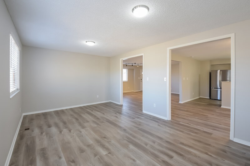 2,765/Mo, 7533 S Estes Ct Littleton, CO 80128 Dining Room View 2