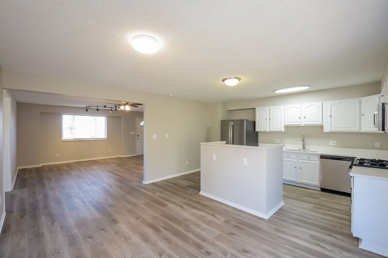 2,765/Mo, 7533 S Estes Ct Littleton, CO 80128 Kitchen View 2