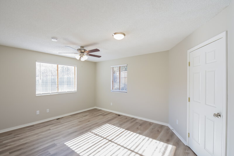 2,765/Mo, 7533 S Estes Ct Littleton, CO 80128 Main Bedroom View