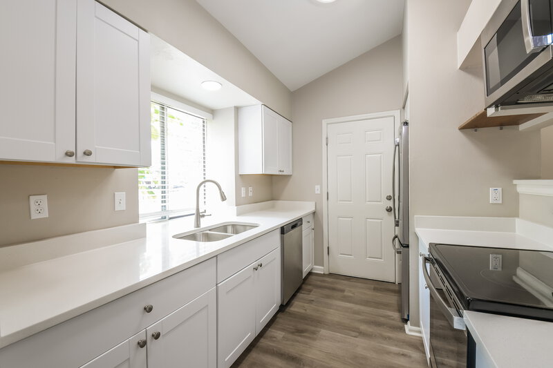 2,630/Mo, 19123 E 46th Ave Denver, CO 80249 Kitchen View