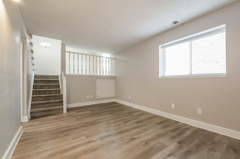 2,630/Mo, 19123 E 46th Ave Denver, CO 80249 Family Room View 2