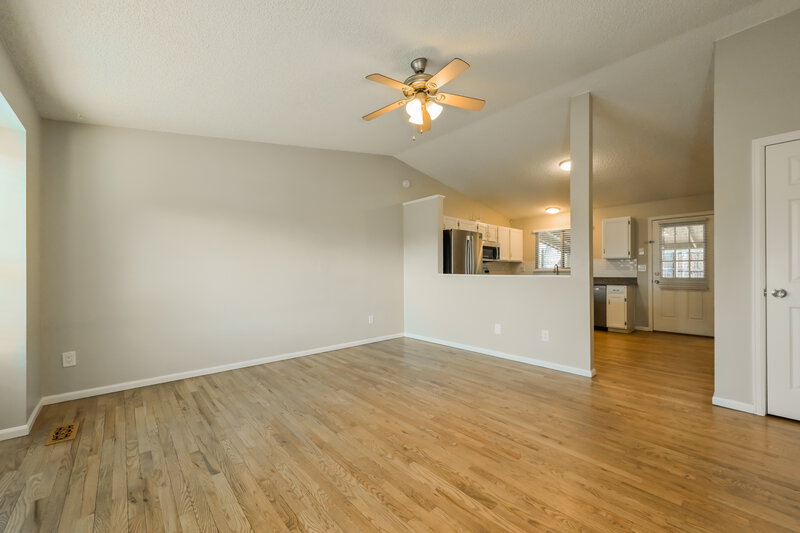 3,285/Mo, 8993 W Ontario Ave Littleton, CO 80128 Living Room View