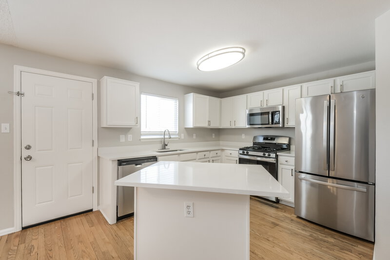 2,750/Mo, 13587 Bellaire St Thornton, CO 80241 Kitchen View 2