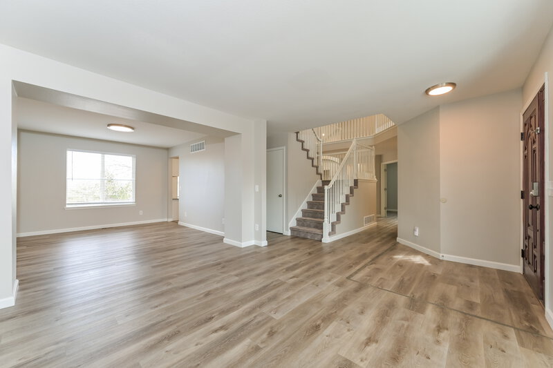 3,175/Mo, 5755 S Andes St Aurora, CO 80015 Living Room View