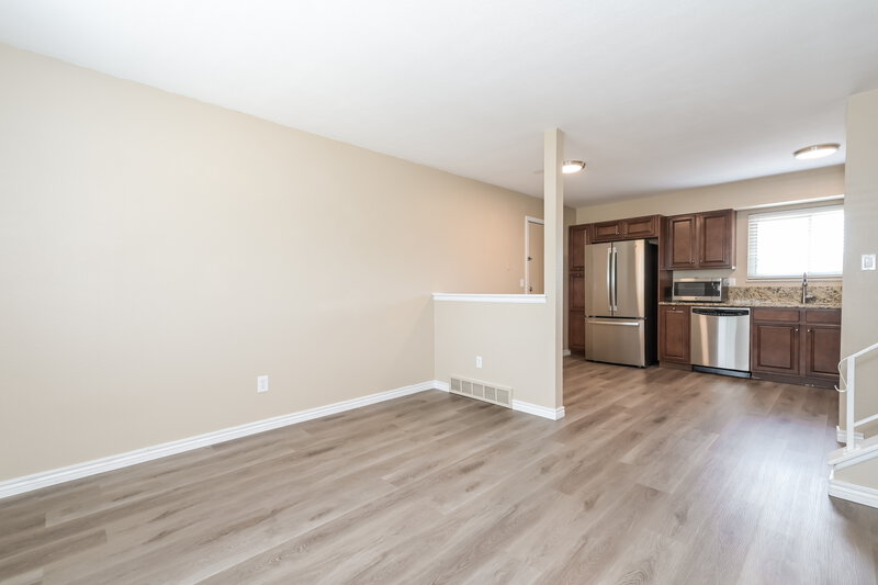 2,690/Mo, 1679 S Naples St Aurora, CO 80017 Living Room View
