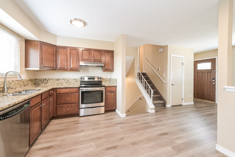 2,690/Mo, 1679 S Naples St Aurora, CO 80017 Kitchen View 2