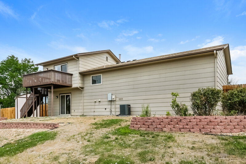 2,690/Mo, 1679 S Naples St Aurora, CO 80017 Rear View
