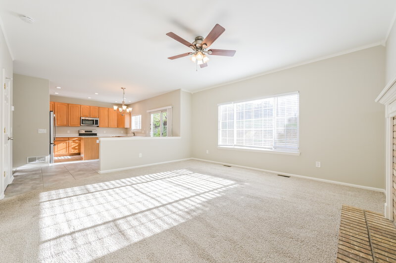 3,055/Mo, 9678 Sun Meadow St Highlands Ranch, CO 80129 Kitchen View 2