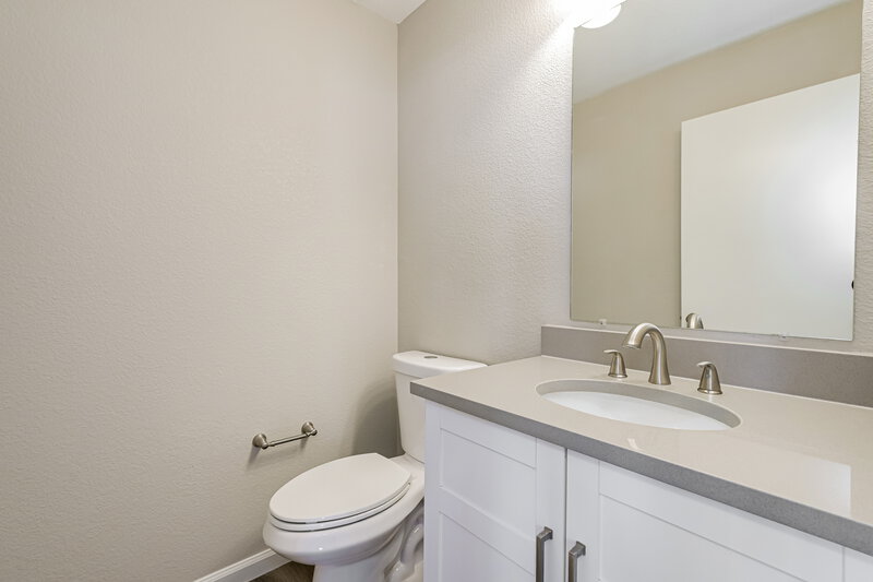 3,595/Mo, 5026 Perth Ct Denver, CO 80249 Bathroom View 2