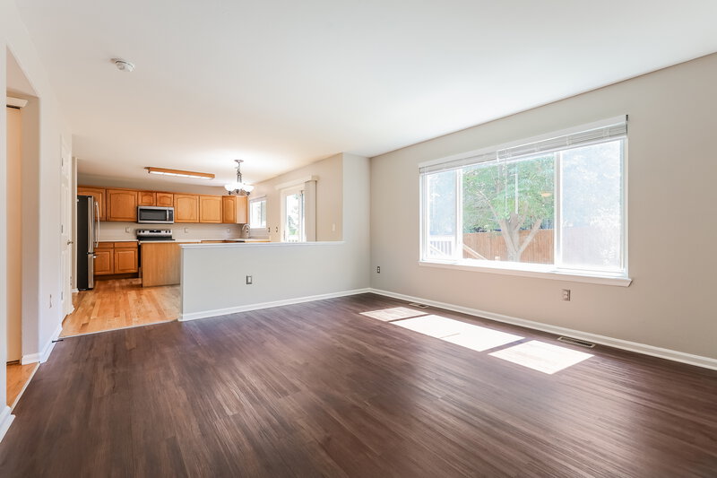3,285/Mo, 5544 S Wenatchee St Aurora, CO 80015 Sitting Room View
