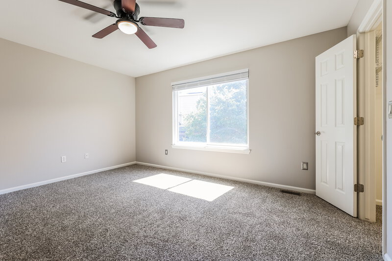 3,285/Mo, 5544 S Wenatchee St Aurora, CO 80015 Main Bedroom View