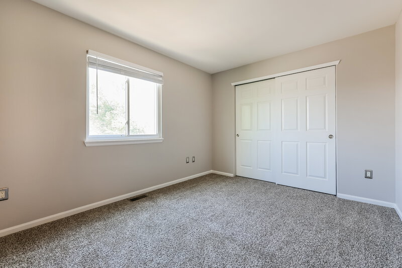 3,285/Mo, 5544 S Wenatchee St Aurora, CO 80015 Bedroom View