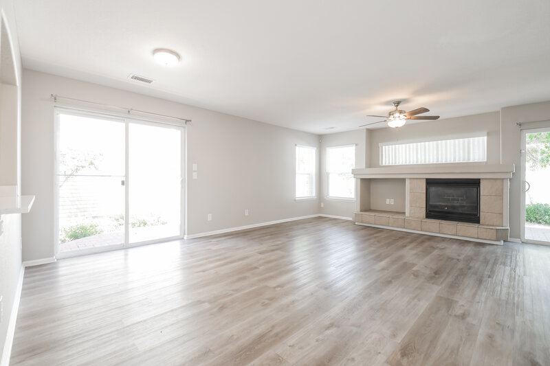 2,710/Mo, 19671 E 48th Pl Denver, CO 80249 Living Room View