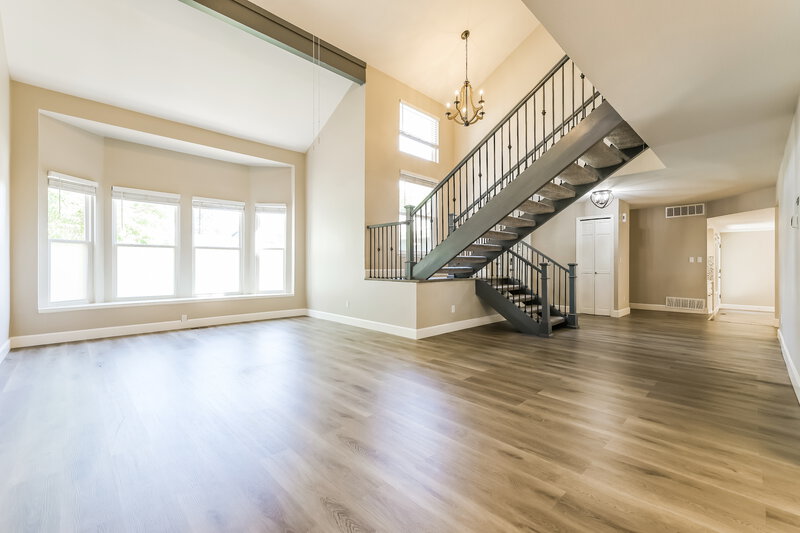 3,715/Mo, 15092 E Chenango Ave Aurora, CO 80015 Living Room View 2