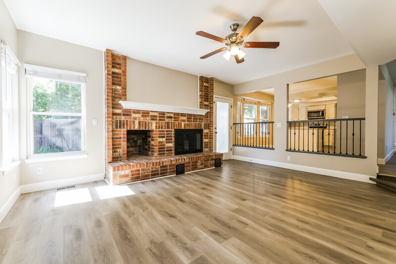 3,715/Mo, 15092 E Chenango Ave Aurora, CO 80015 Sitting Room View