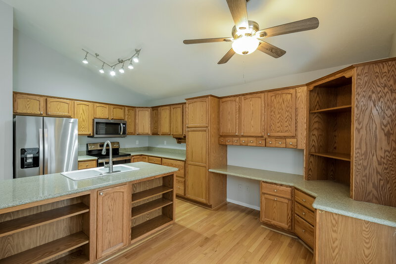 3,115/Mo, 12631 Irving Ct Broomfield, CO 80020 Kitchen View