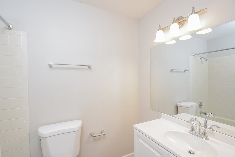 2,820/Mo, 5627 W 110th Circle Westminster, CO 80020 Bathroom View