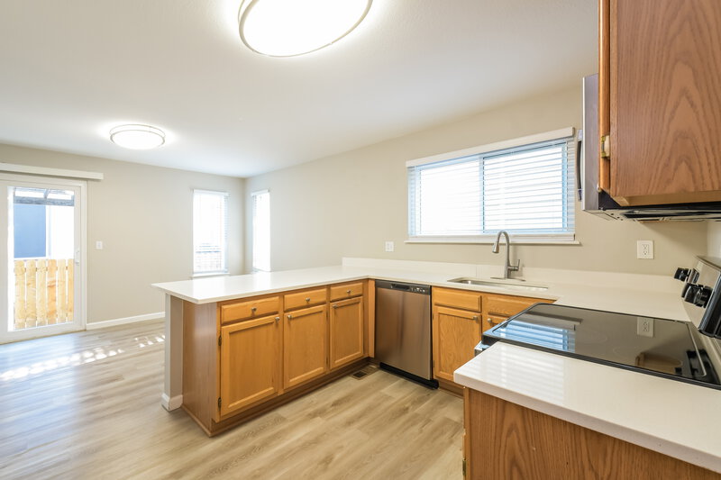 3,190/Mo, 5350 W 116th Ave Westminster, CO 80020 Kitchen View 2