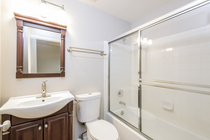 3,190/Mo, 5350 W 116th Ave Westminster, CO 80020 Main Bathroom View