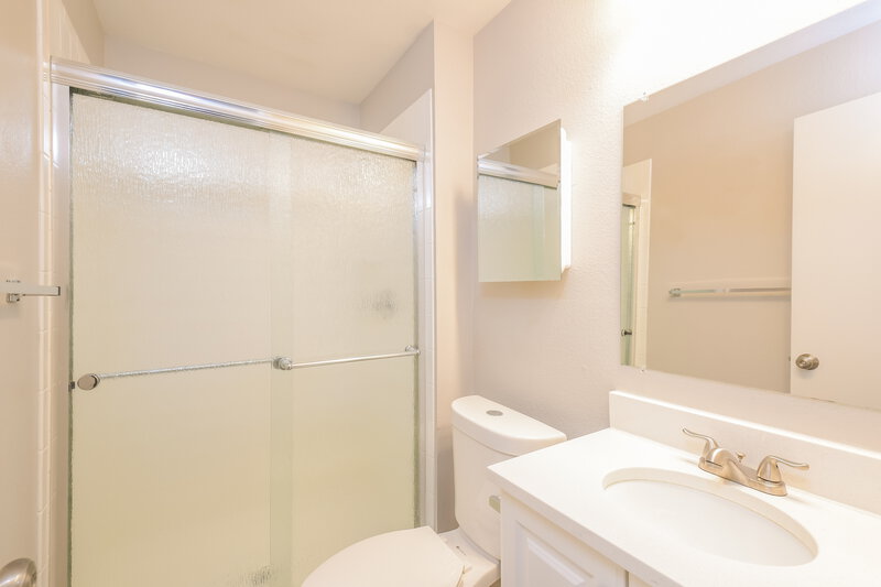 3,190/Mo, 5350 W 116th Ave Westminster, CO 80020 Bathroom View