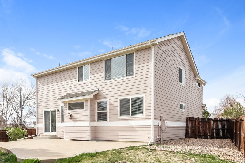 3,245/Mo, 21956 E Oberlin Pl Aurora, CO 80018 Rear View