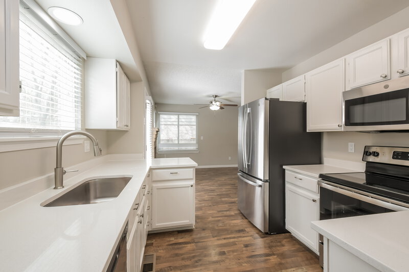 3,410/Mo, 6644 E 123rd Dr Brighton, CO 80602 Kitchen View 2