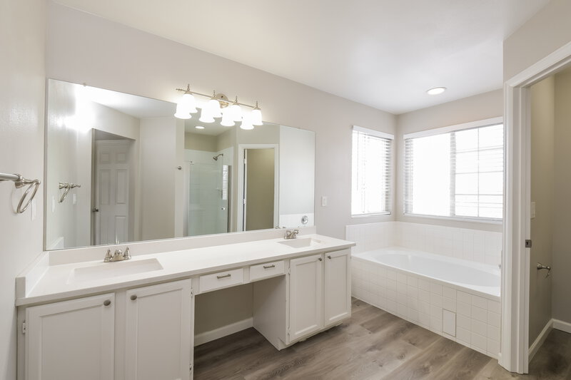 3,410/Mo, 6644 E 123rd Dr Brighton, CO 80602 Main Bathroom View