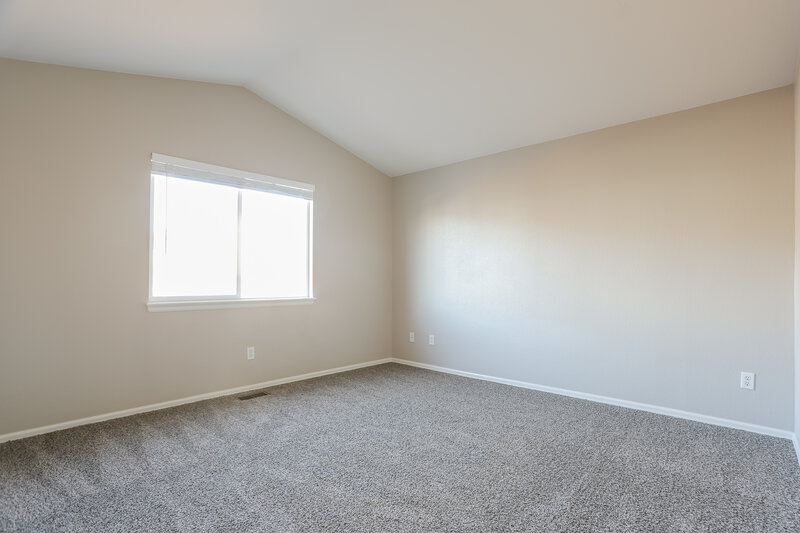 3,225/Mo, 11357 E 116th Ave Commerce City, CO 80640 Main Bedroom View